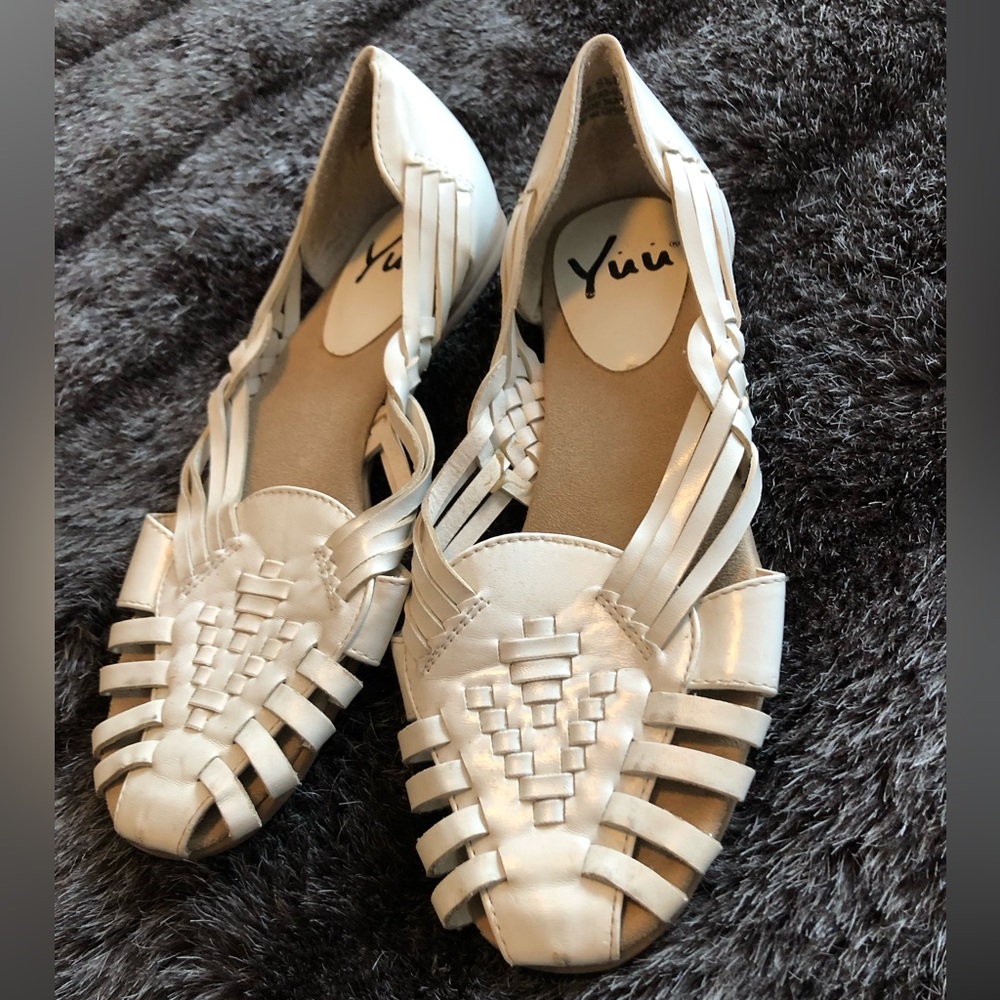 Yuu Sandals Size 5.5